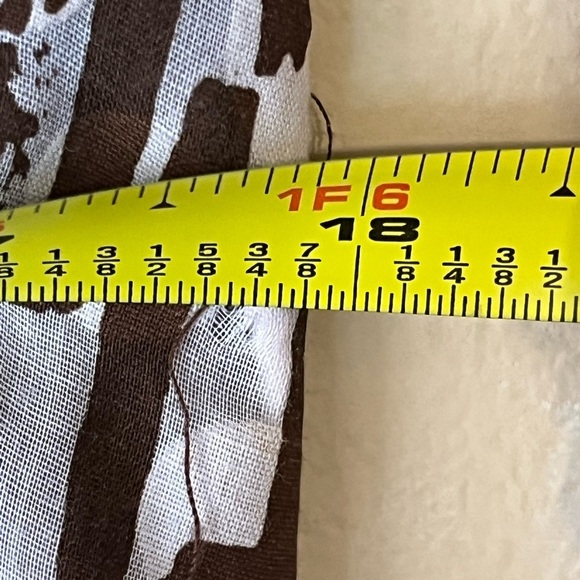 Bobbie Bee Women sleeveless Brown and White abstract dress. Size 12p - Picture 12 of 13